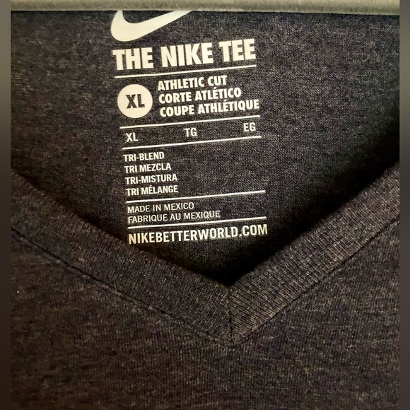 Women’s NIKE t-shirt - Picture 3 of 4